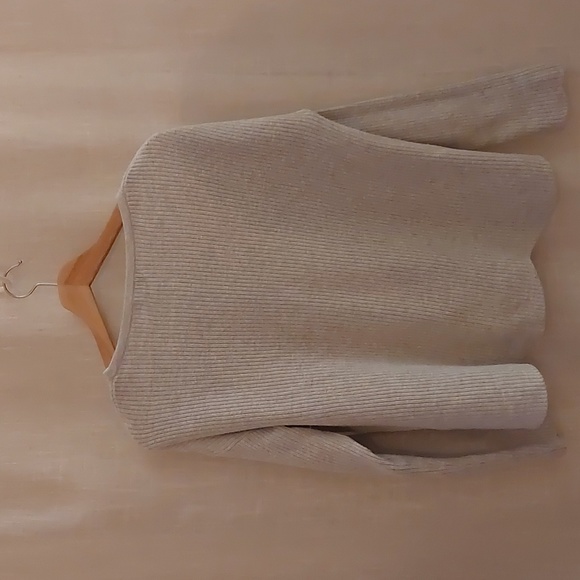 Light grey pull-over - Picture 3 of 4